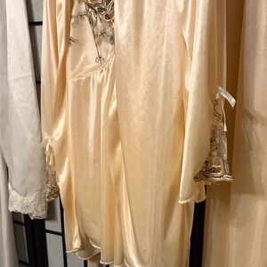 Elegant Cream Robe with Embroidered Details